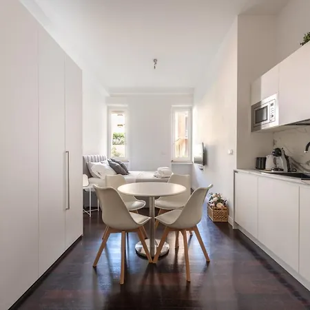 We - Bandello House, Corso Magenta Lejlighed