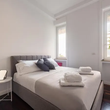 We - Bandello House, Corso Magenta * Милан