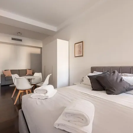 We - Bandello House, Corso Magenta * Милан
